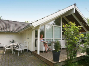 Serene Holiday Home in Dronningm lle with Sauna in Gilleleje
